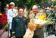 Vietnam, Cuba promote cooperation in Party and political work in military